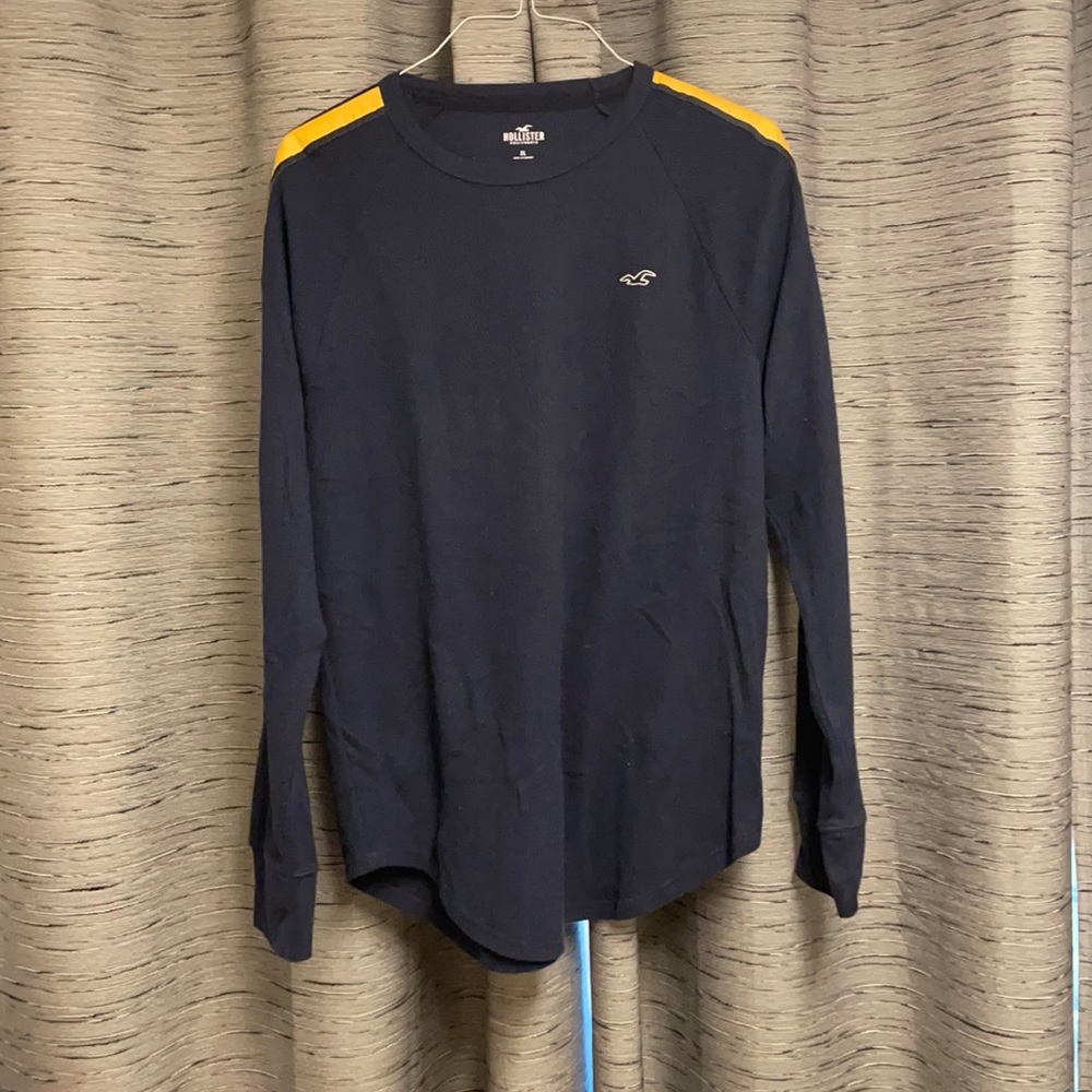 Men’s Hollister Navy Sweater
